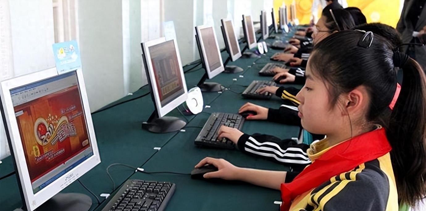 对青少年过度使用互联网问题提出的目的性干预建议