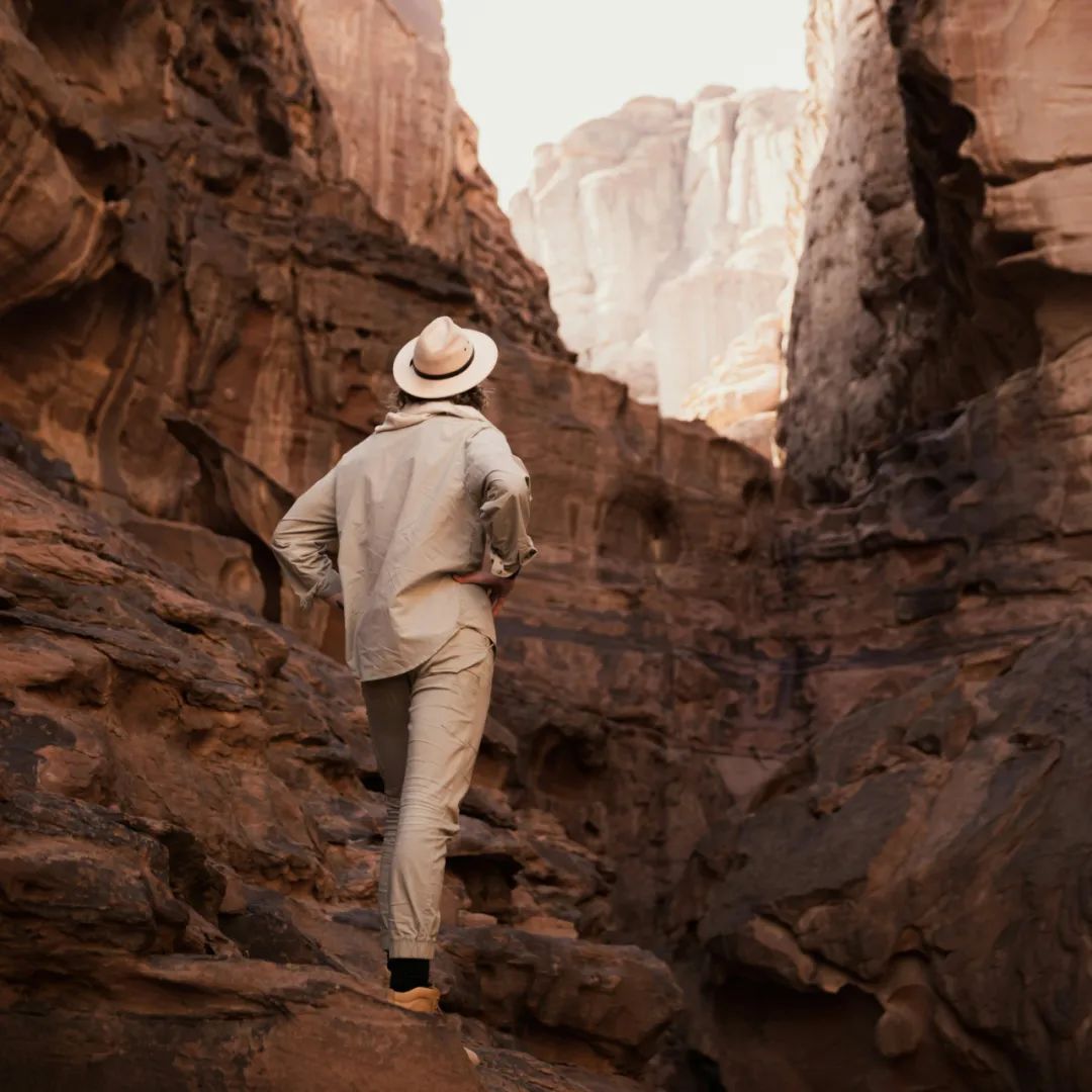 iPhone 15 Pro适合拍摄空间视频／ChatGPT版的小手机来了／腾讯将在中国独家经营Meta VR头显｜ 将来周刊